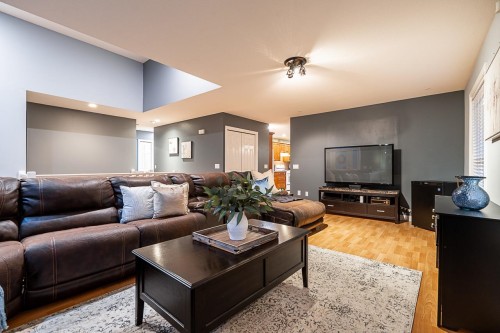 26880 25A Avenue, Langley, BC - Indoor Photo Showing Living Room