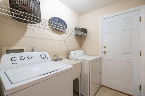 26880 25A Avenue, Langley, BC - Indoor Photo Showing Laundry Room