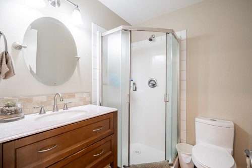 21711 52 Avenue, Langley, BC - Indoor Photo Showing Bathroom