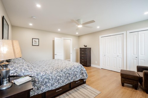 21711 52 Avenue, Langley, BC - Indoor Photo Showing Bedroom