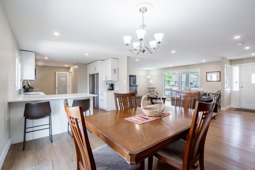 21711 52 Avenue, Langley, BC - Indoor Photo Showing Dining Room