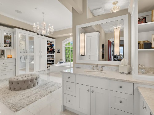 19885 1 Avenue, Langley, BC - Indoor Photo Showing Bathroom