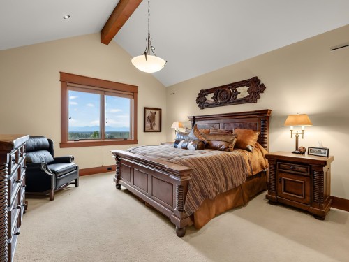 19885 1 Avenue, Langley, BC - Indoor Photo Showing Bedroom