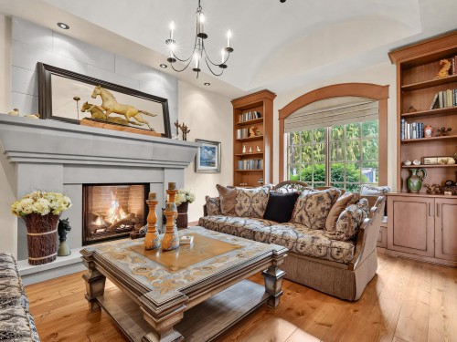 19885 1 Avenue, Langley, BC - Indoor Photo Showing Living Room With Fireplace