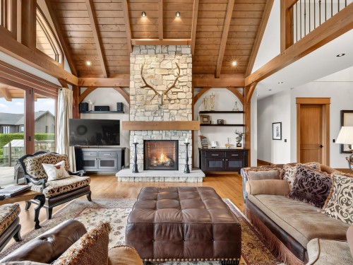 19885 1 Avenue, Langley, BC - Indoor Photo Showing Living Room With Fireplace