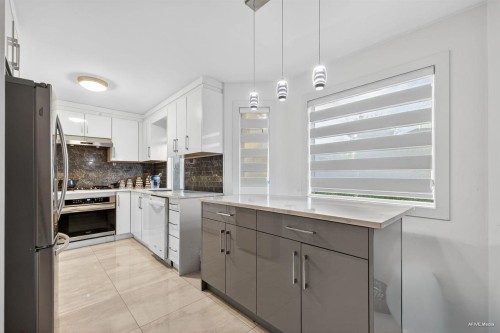 12079 84A Avenue, Surrey, BC - Indoor Photo Showing Kitchen