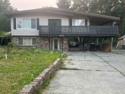 13718 Glen Place Surrey, BC V3V 6L5