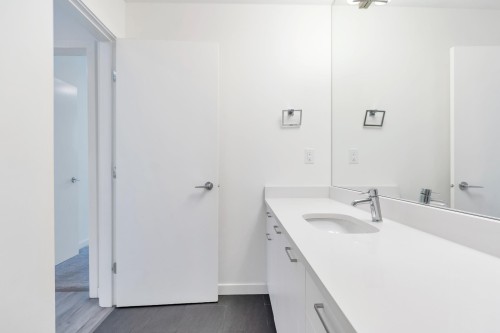 B005-20087 68 Avenue, Langley, BC - Indoor Photo Showing Bathroom