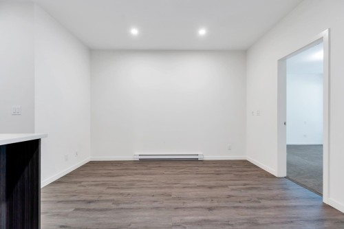 B005-20087 68 Avenue, Langley, BC - Indoor Photo Showing Other Room