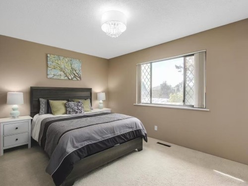 1175 Stevens Street, White Rock, BC - Indoor Photo Showing Bedroom