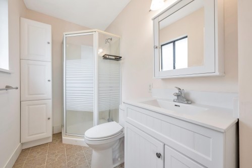 1175 Stevens Street, White Rock, BC - Indoor Photo Showing Bathroom