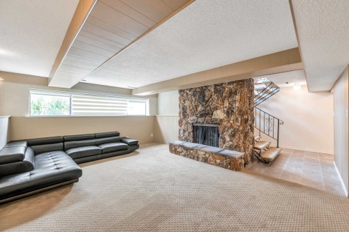1175 Stevens Street, White Rock, BC - Indoor With Fireplace