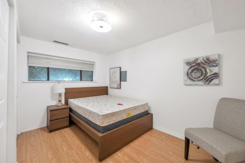1175 Stevens Street, White Rock, BC - Indoor Photo Showing Bedroom