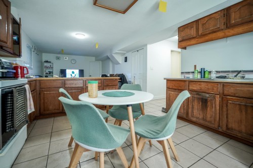 2418 Wayburne Crescent, Langley, BC - Indoor Photo Showing Dining Room