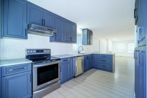 2418 Wayburne Crescent, Langley, BC - Indoor Photo Showing Kitchen
