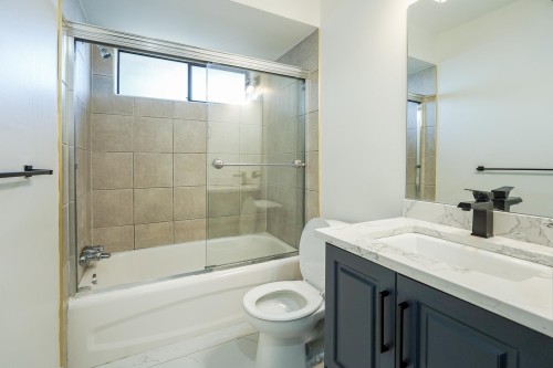 2418 Wayburne Crescent, Langley, BC - Indoor Photo Showing Bathroom