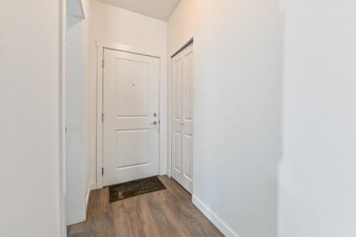 306-15848 Fraser Highway, Surrey, BC - Indoor Photo Showing Other Room