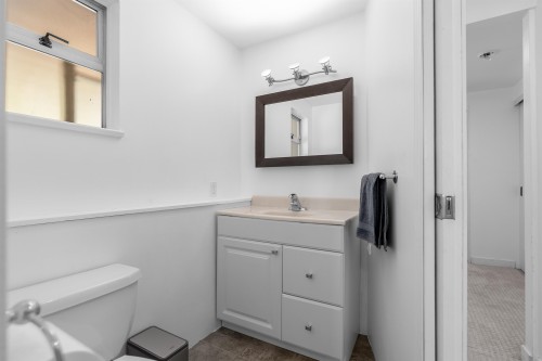 9242 209A Crescent, Langley, BC - Indoor Photo Showing Bathroom