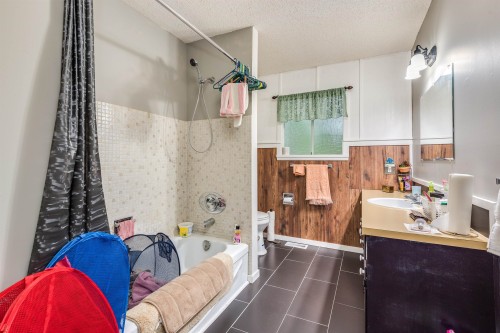 32247 Granite Avenue, Abbotsford, BC - Indoor Photo Showing Bathroom