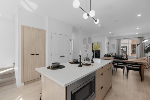 8-15950 Alder Place, Surrey, BC - Indoor