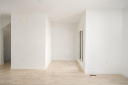 8-15950 Alder Place, Surrey, BC - Indoor Photo Showing Other Room