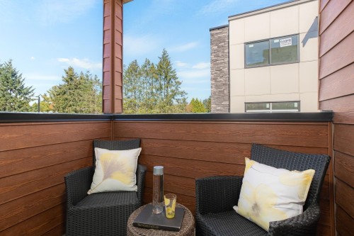 8-15950 Alder Place, Surrey, BC - Outdoor With Exterior