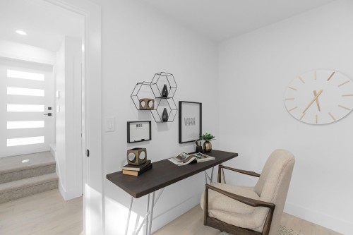 8-15950 Alder Place, Surrey, BC - Indoor Photo Showing Office
