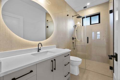 15636 23A Avenue, Surrey, BC - Indoor Photo Showing Bathroom