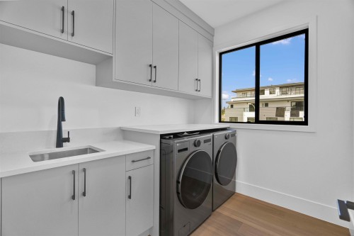 15636 23A Avenue, Surrey, BC - Indoor Photo Showing Laundry Room