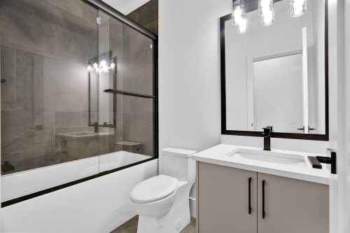 15636 23A Avenue, Surrey, BC - Indoor Photo Showing Bathroom