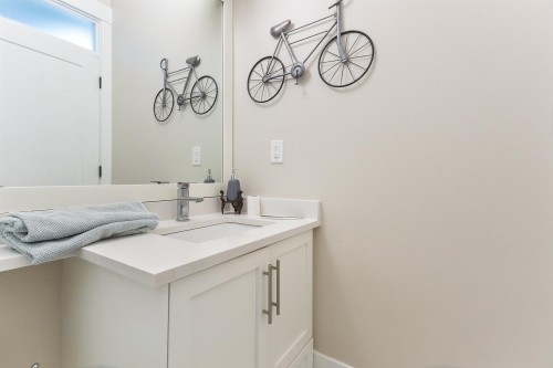 3171 Engineer Crescent, Abbotsford, BC - Indoor Photo Showing Bathroom