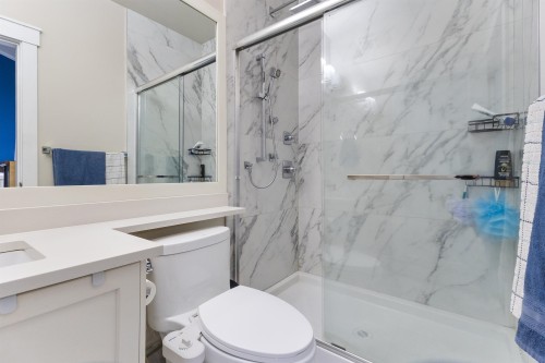 3171 Engineer Crescent, Abbotsford, BC - Indoor Photo Showing Bathroom
