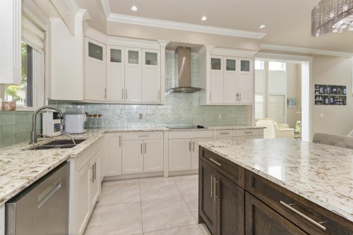 3171 Engineer Crescent, Abbotsford, BC - Indoor Photo Showing Kitchen With Double Sink With Upgraded Kitchen