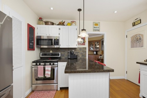 33043 4Th Avenue, Mission, BC - Indoor Photo Showing Kitchen
