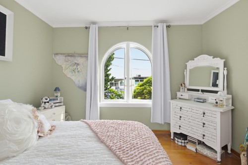 33043 4Th Avenue, Mission, BC - Indoor Photo Showing Bedroom