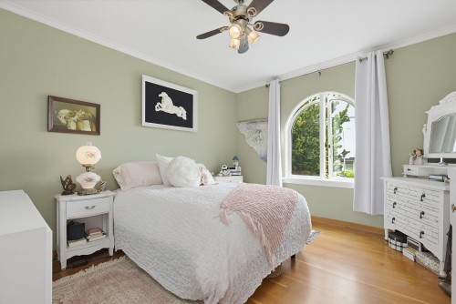 33043 4Th Avenue, Mission, BC - Indoor Photo Showing Bedroom