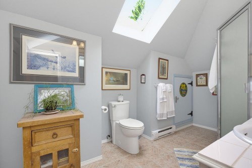 33043 4Th Avenue, Mission, BC - Indoor Photo Showing Bathroom