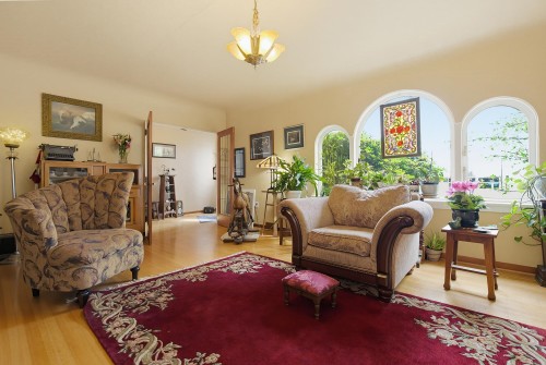 33043 4Th Avenue, Mission, BC - Indoor Photo Showing Living Room