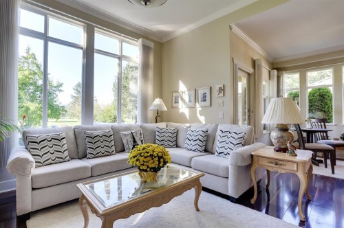 18088 8Th Avenue, Surrey, BC - Indoor Photo Showing Living Room