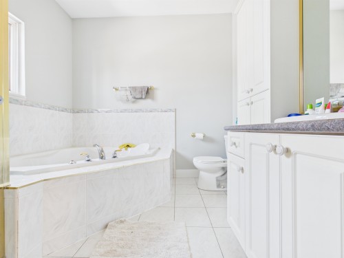 11746 72A Avenue, Delta, BC - Indoor Photo Showing Bathroom