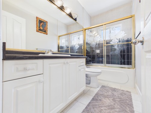 11746 72A Avenue, Delta, BC - Indoor Photo Showing Bathroom