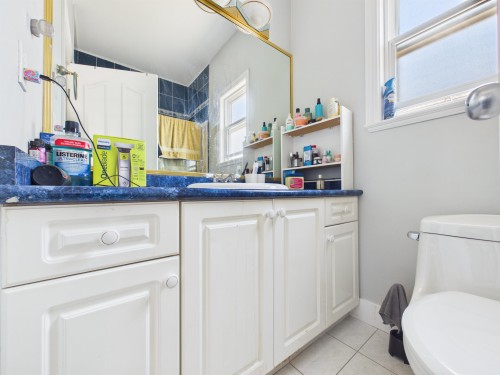 11746 72A Avenue, Delta, BC - Indoor Photo Showing Bathroom