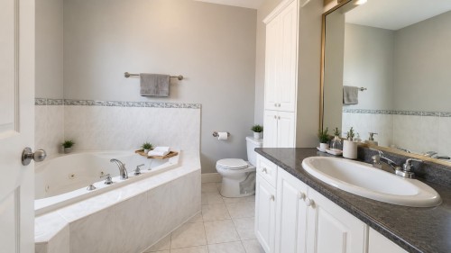 11746 72A Avenue, Delta, BC - Indoor Photo Showing Bathroom