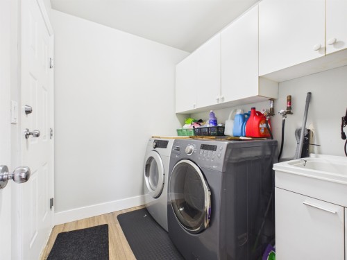 11746 72A Avenue, Delta, BC - Indoor Photo Showing Laundry Room