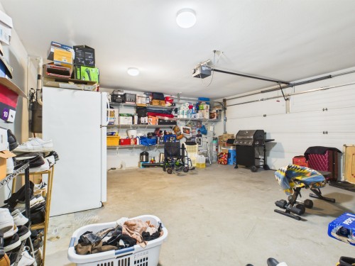 11746 72A Avenue, Delta, BC - Indoor Photo Showing Garage