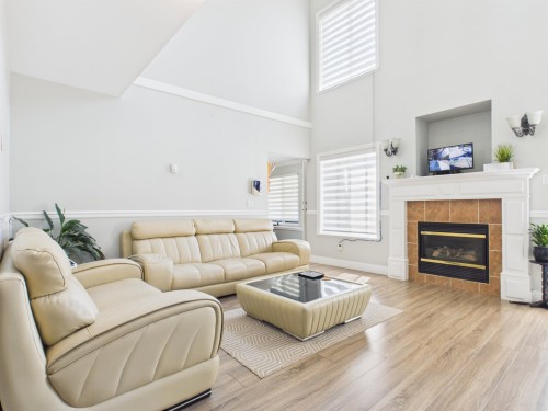 11746 72A Avenue, Delta, BC - Indoor Photo Showing Living Room With Fireplace
