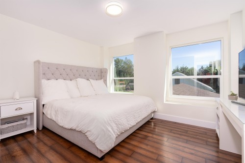 22872 76A Avenue, Langley, BC - Indoor Photo Showing Bedroom