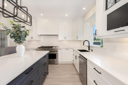 22872 76A Avenue, Langley, BC - Indoor Photo Showing Kitchen With Upgraded Kitchen