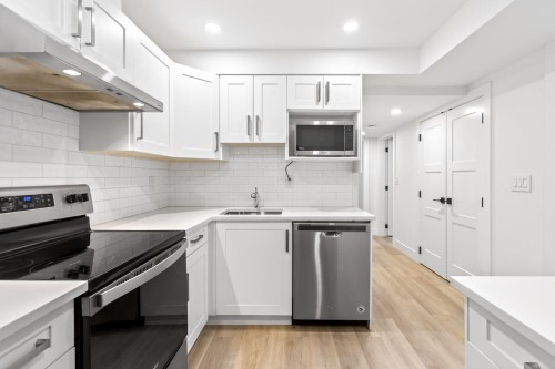 22872 76A Avenue, Langley, BC - Indoor Photo Showing Kitchen With Upgraded Kitchen