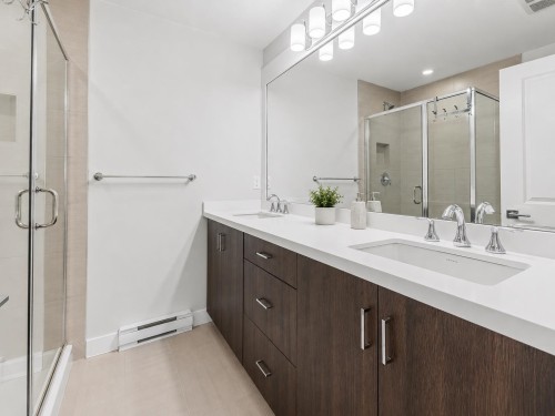 22-14271 60 Avenue, Surrey, BC - Indoor Photo Showing Bathroom